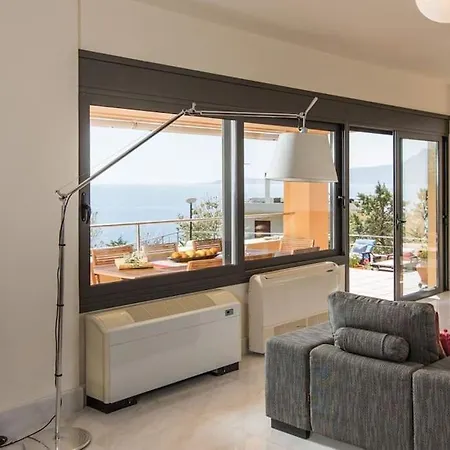 Villa Daphne By The Sea *