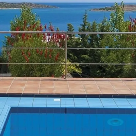 Daphne By The Sea Villa *